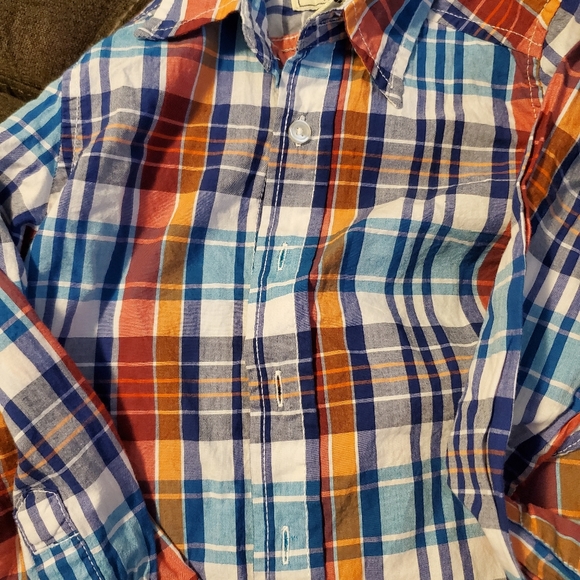 Boys button down shirts! - Picture 2 of 4